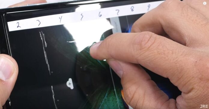 Samsung Galaxy Fold проходит испытание на прочность