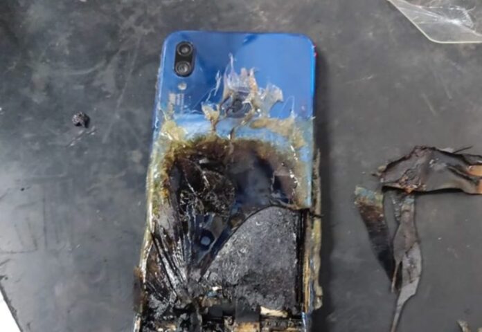 сгорел Redmi Note 7S из-за батареи