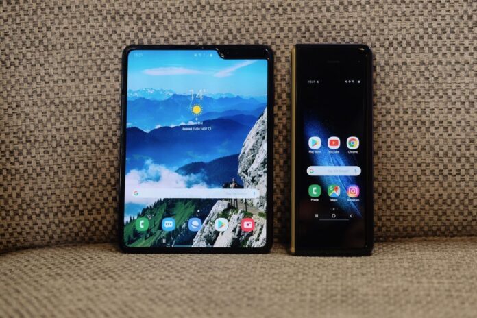 Samsung готовит дешевую модификацию Galaxy Fold