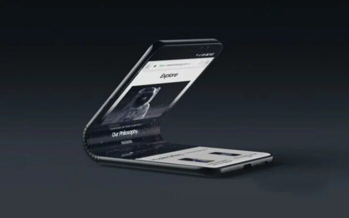 Samsung скорос выпустит вертикально складывающийся смартфон