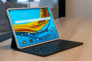 Компания Huawei выпустит MatePad Pro с беспроводной зарядкой