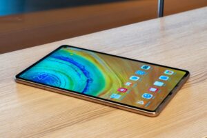 Компания Huawei выпустит MatePad Pro с беспроводной зарядкой