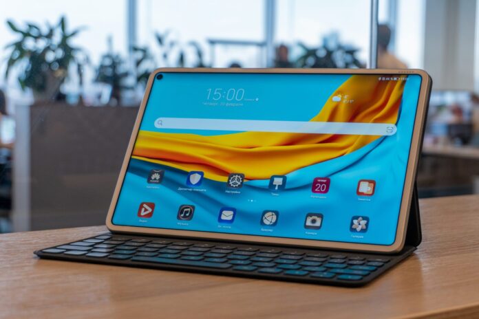 Компания Huawei выпустит MatePad Pro с беспроводной зарядкой