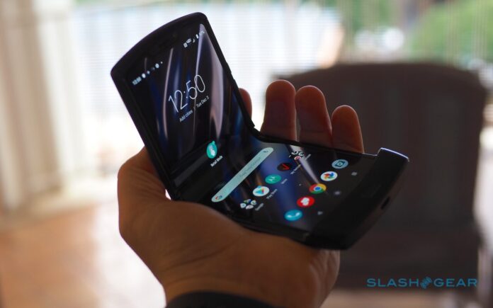 Недостатки распиаренной «раскладушки» Motorola Razr 2019 (2)