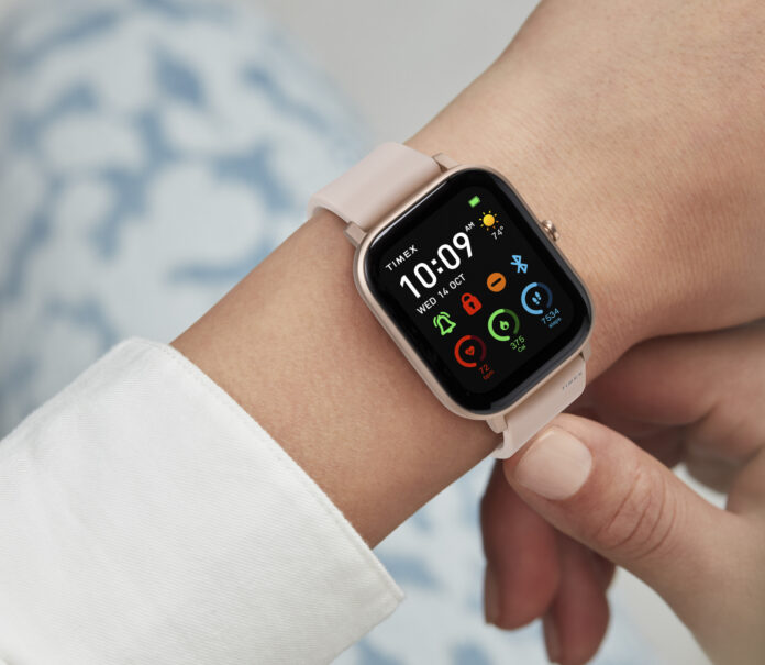 Представлена совместная разработка TIMEX и HuaMI – смарт-часы Metropolitan