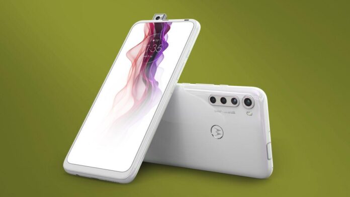 Motorola собирается побороться с Apple и Google на их территории