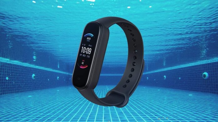 Представленному фитнес-трекеру Amazfit Band 5 пророчат превосходство над Mi Band 5