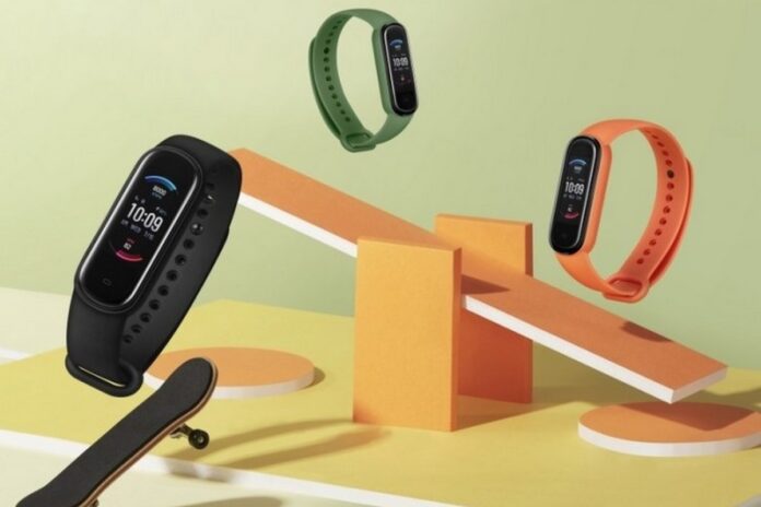 В Huami раскрыли цену и дату выхода фитнес-трекера Amazfit Band 5