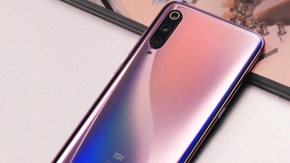 Mi 9 - один из самых «страдающих» смартфонов Xiaomi от обновления до MIUI 12