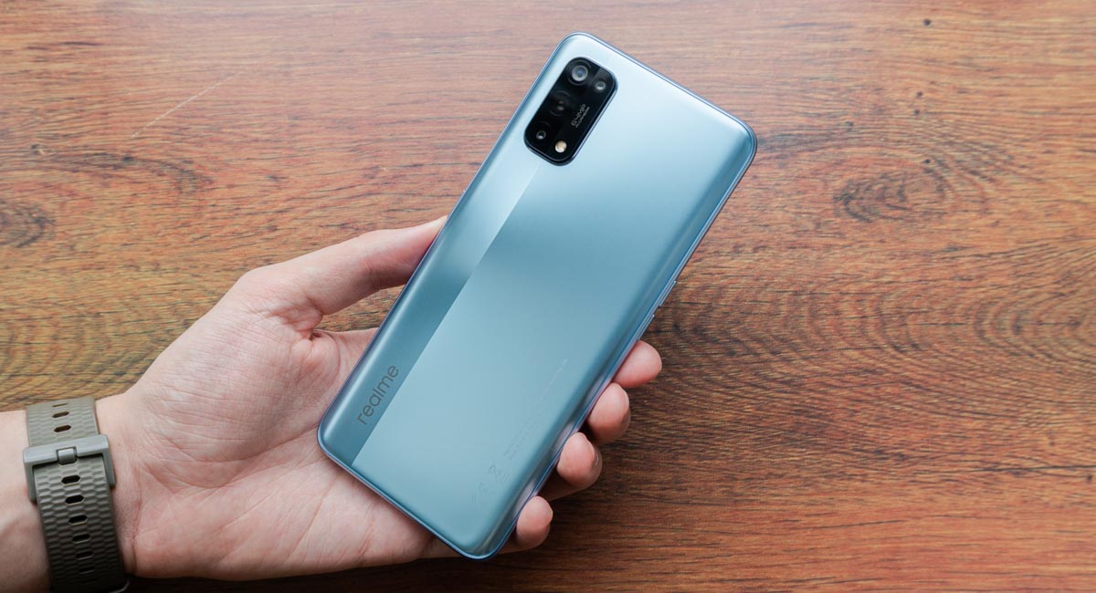 Восемь лучших смартфонов 2020 года бюджетного и среднего класса - Realme 7 Pro