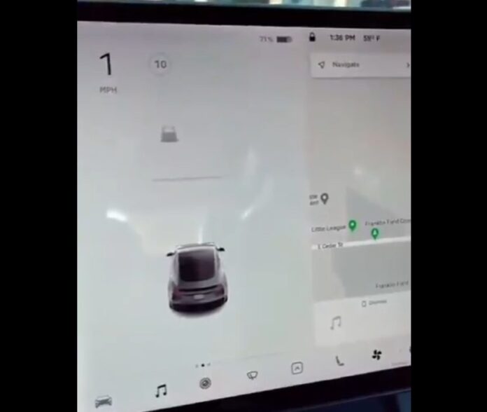 Автопилот Tesla преподал владельцу урок спиритического сеанса