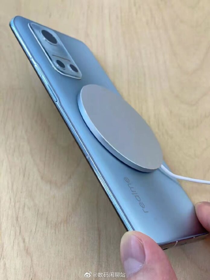 Realme Flash реальная экспозиция магнитной беспроводной зарядки