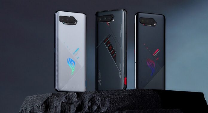 Asus 5S Pro посередине, 5S с обеих сторон