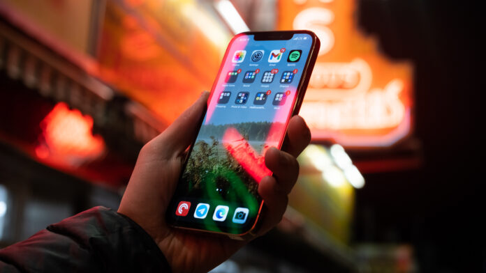 Дисплей iPhone 12 оценили в DxOMark на 85 баллов