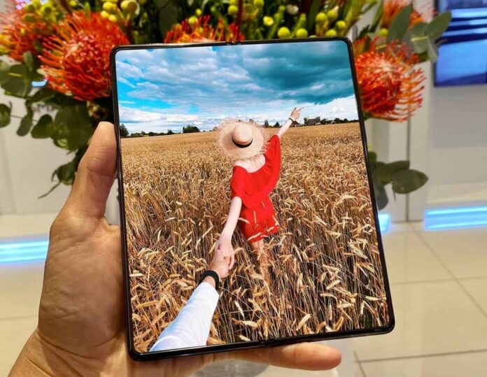 В случае перепрошивки Galaxy Z Fold3 перестает работать камера