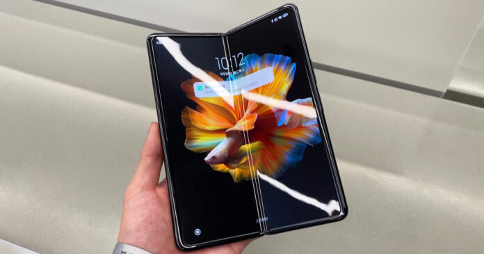Snapdragon 888 и подэкранная камера: новый смартфон Xiaomi прошел сертификацию
