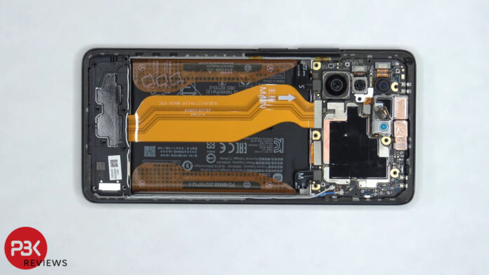 Mi 11T Pro в разобранном состоянии