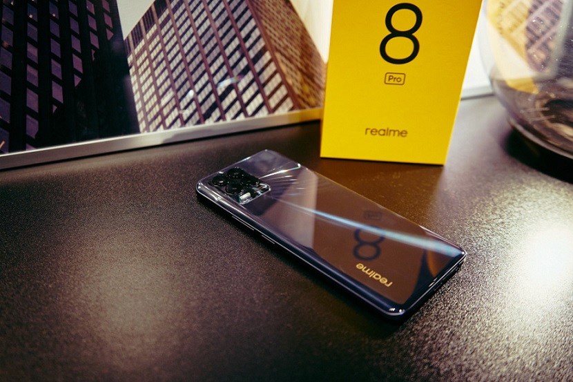 Realme 8