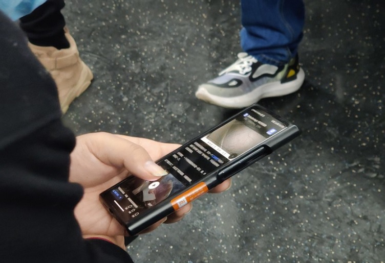 Xiaomi 12 in china subway