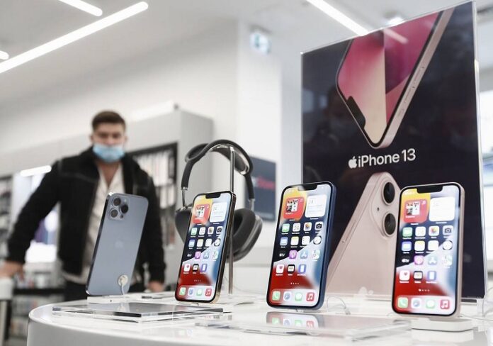 iPhone 13