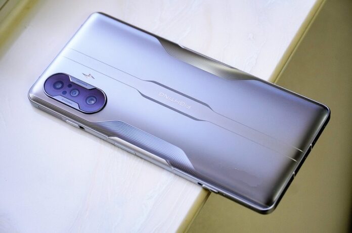 POCO F4 GT