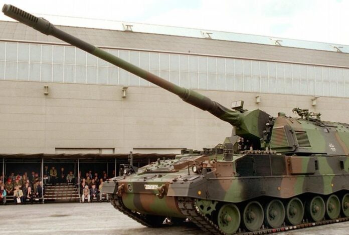 Немецкая САУ PzH 2000