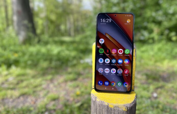 Опубликованы названия лучших андроид-смартфонов в двух ценовых категориях