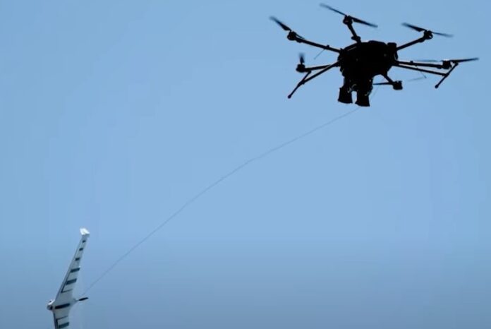Антидроновяя система DroneHunter F700