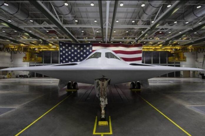 Стратегический бомбардировщик B-21 Raider