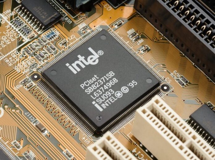 Чип Intel