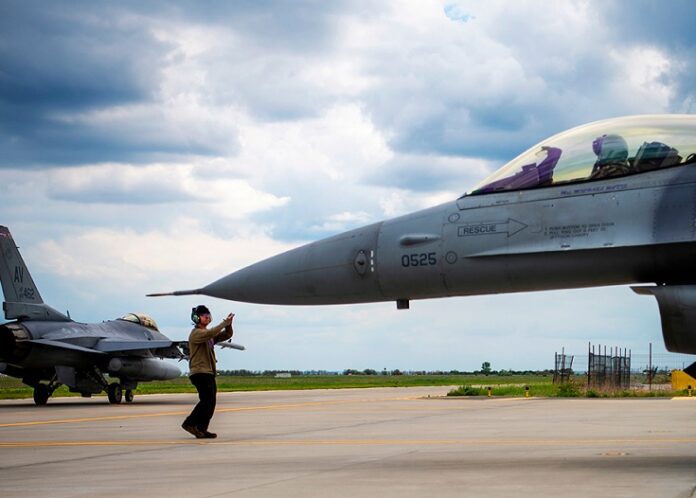 Истребитель F-16
