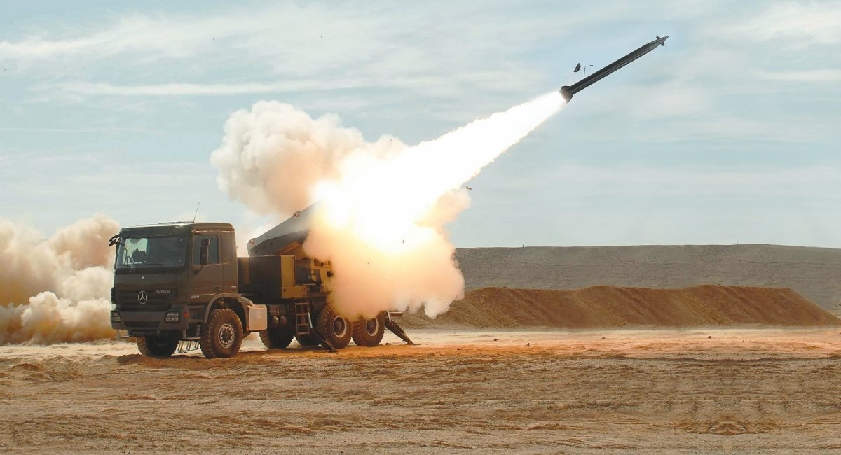 Израильская РСЗО PULS начала конкурировать с американским комплексом HIMARS
