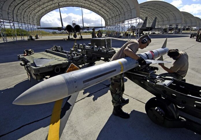 Получат почти 300 ракет AIM-7 к истребителям F-16