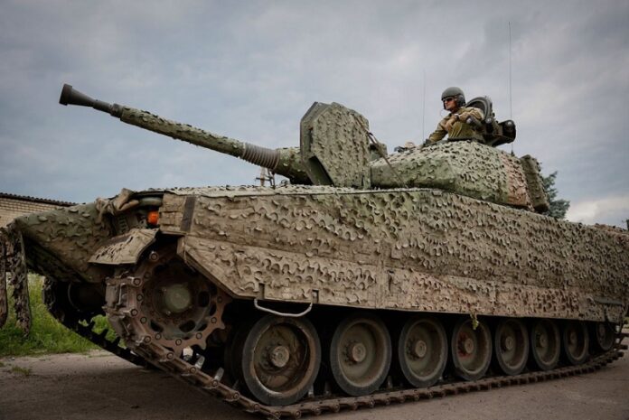 БМП CV90 выдвинулись в восточном направлении
