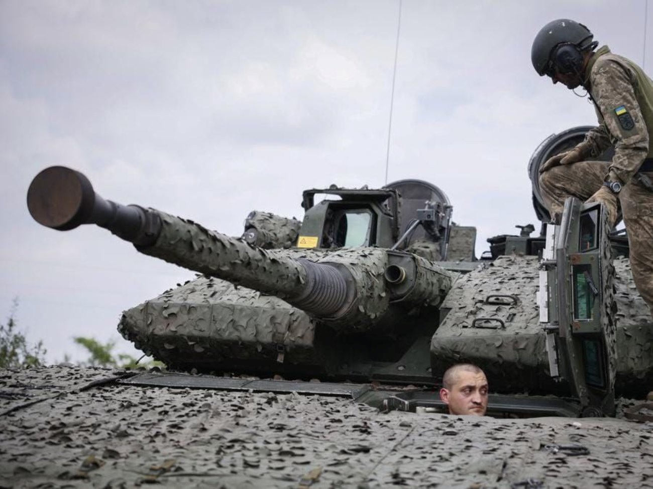 БМП CV90 висунулися у східному напрямку