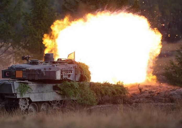 Украинские Leopard 2 получили современные бронебойные снаряды DM53