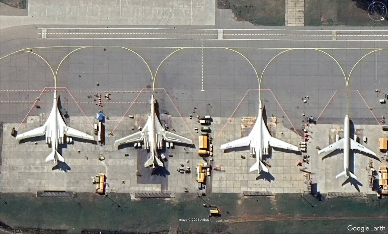 Супутник показав, чому Ту-160 рідко використовується для обстрілів України