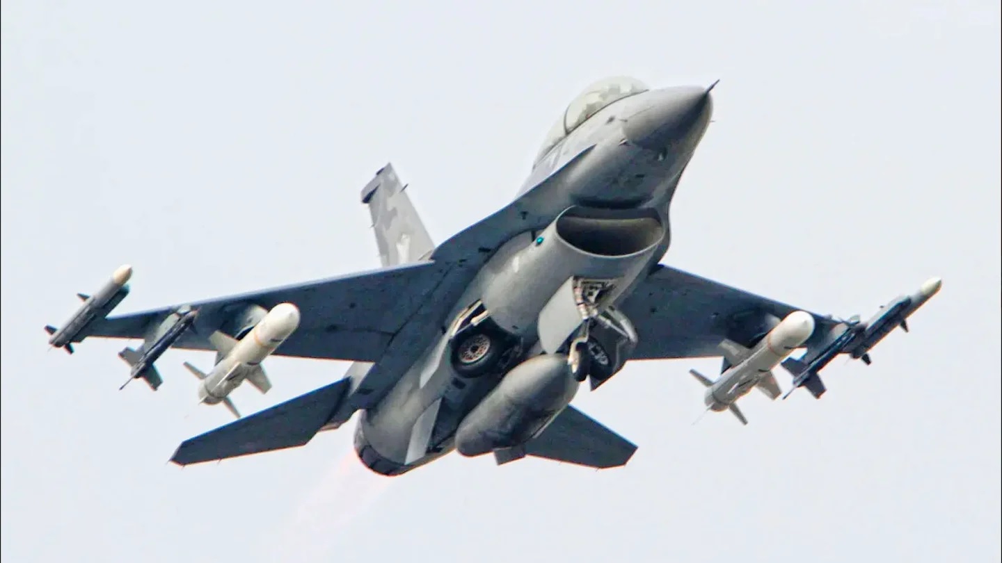 Винищувачі F-16 зможуть атакувати кораблі, що запускають "Калібри"