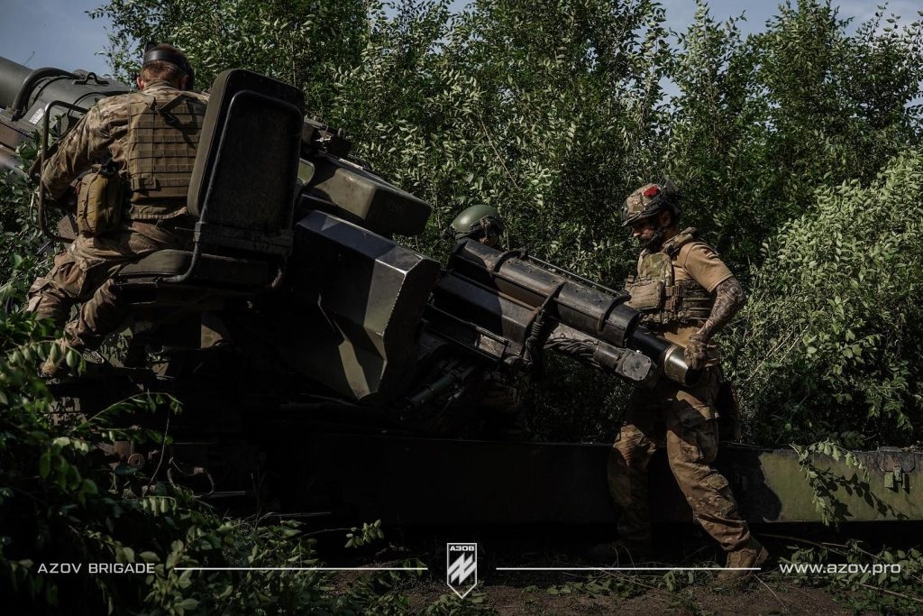 Бійці ЗСУ показали бойове застосування французької гаубиці TRF1