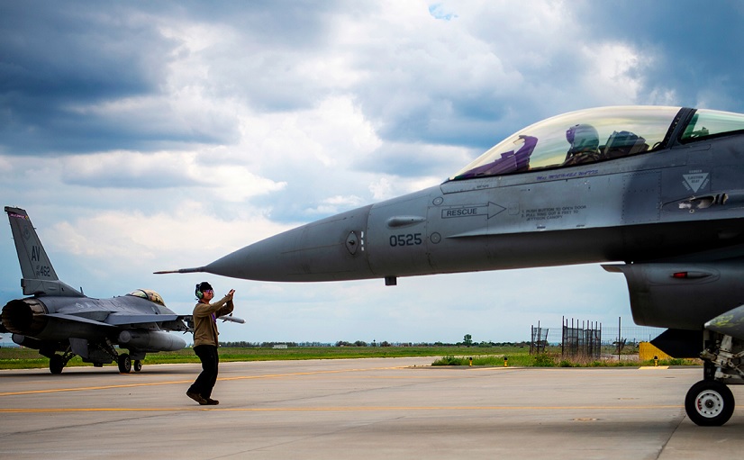 Стали відомі деталі підготовки українських пілотів F-16