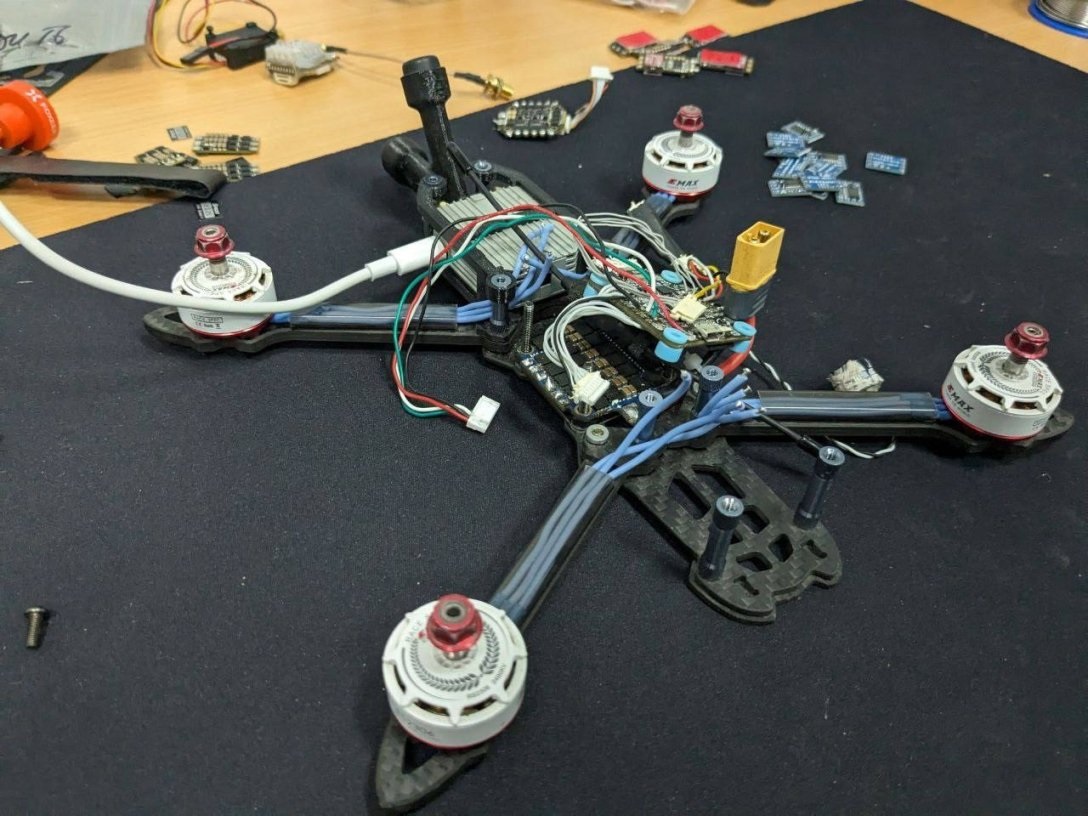 Українські FPV-дрони отримають систему самонаведення