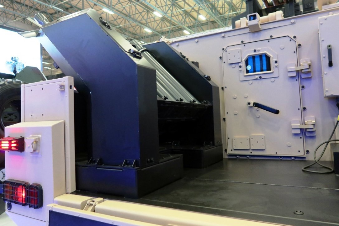На IDEF'23 дебютували БПЛА-камікадзе Ilgar, що пробивають танкову броню,