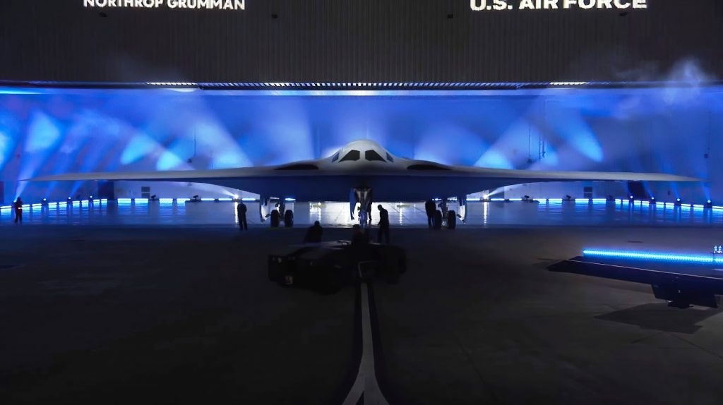 Новітній ракетоносець B-21 Raider постав на нових фото