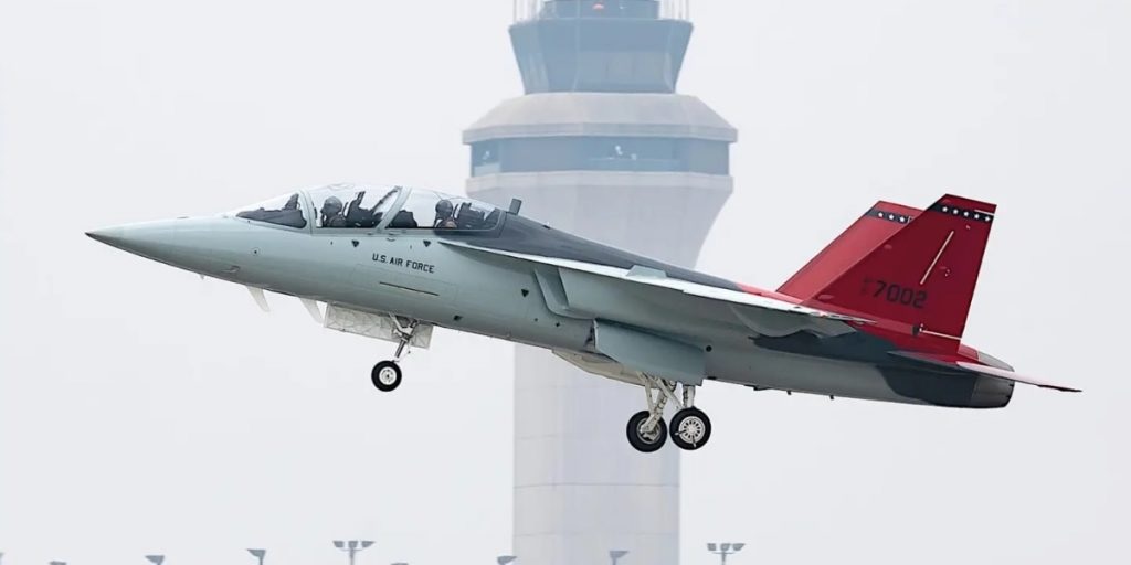 Boeing почала постачати літаки T-7A Red Hawk американським ВПС