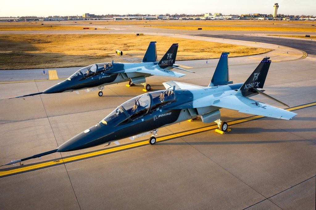 Boeing почала постачати літаки T-7A Red Hawk американським ВПС