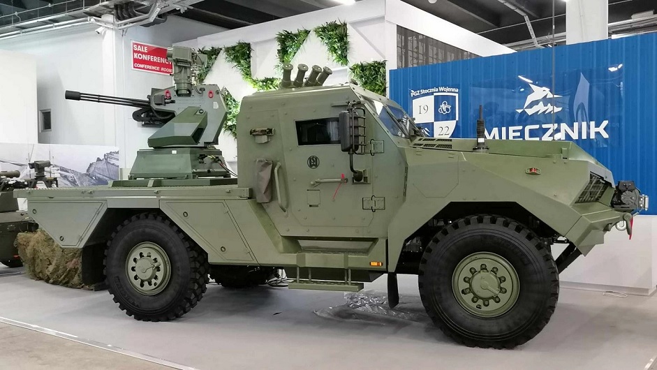 На виставці MSPO 2023 дебютували "шахопідіймачі" C-UAV і ARM-28