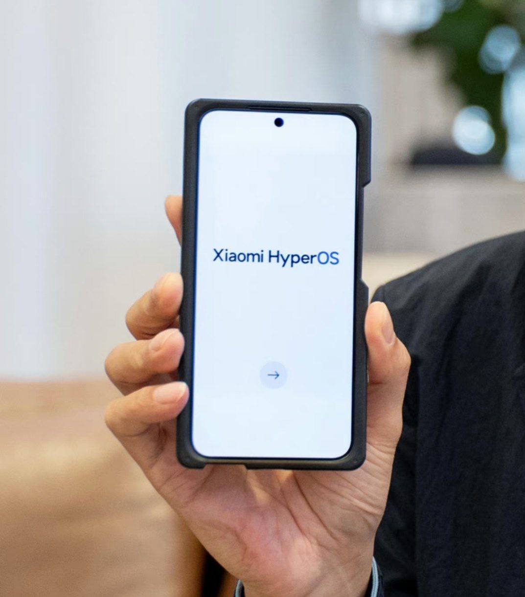 Фаундер Xiaomi показал новый флагман с HyperOS за неделю до презентации