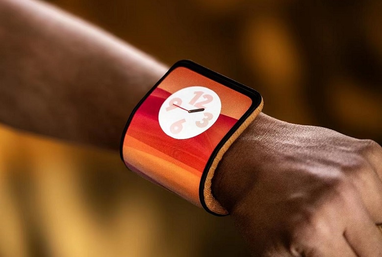 Бренд Motorola представил свой первый "наручный" смартфон