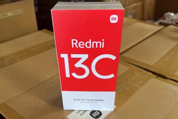 Бюджетный смартфон Redmi 13C стал доступен для приобретения до анонса