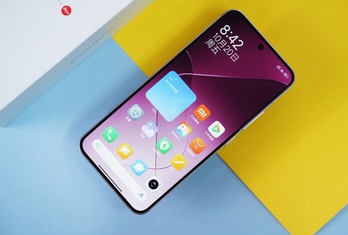Китайские журналисты опубликовали фото комплекта поставки Xiaomi 14